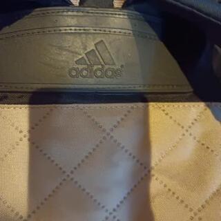 adidas 大きなリュックサックの画像