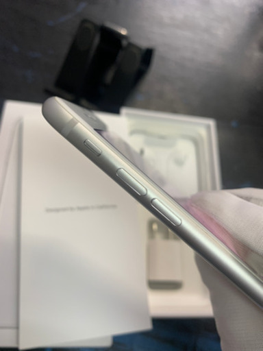 【美品】シムフリー iPhone8 64GB シルバー NQ792J/A 2021/03/28