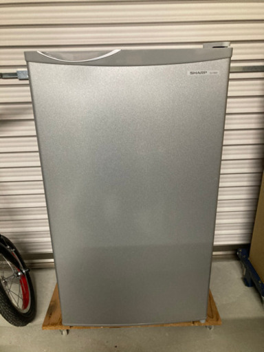 シャープ　ワンドア冷蔵庫　SJ-H8W-S 中古品