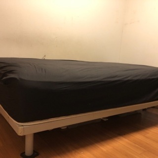 【お引き取り者様決定済です】セミダブルベッドの画像
