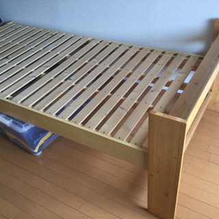 中古　シングルベッド　枠のみ　幅104　　奥行215　　高さ72...