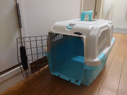 小型ペットキャリーコンテナ