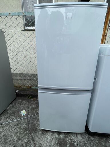 ■都内近郊無料で配送、設置いたします■2017年製　つけかえどっちもドア　冷蔵庫　シャープ　SJ-14E4-KW■SH01