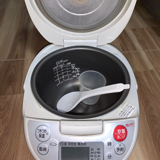 炊飯器の画像