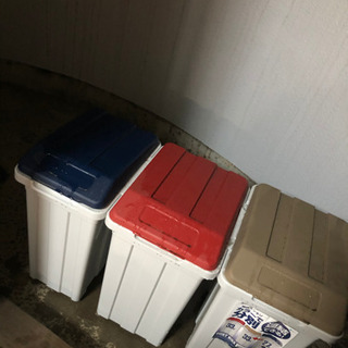 ほぼ未使用　屋外ゴミ箱　500円