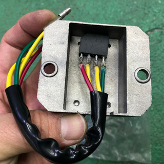 全波整流レギュレータ12V汎用の画像