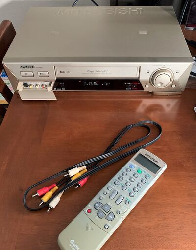 美品　S-VHSビデオデッキ　三菱HV-BS870（純正リモコン有り）