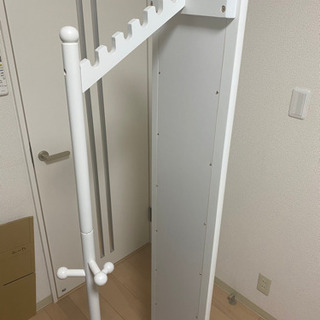 回転式　全身ミラー　姿見　ラック付き　ホワイトの画像