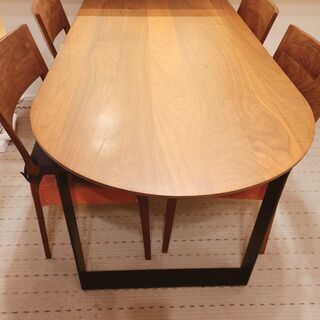 村内家具で購入したウォールナット材のダイニングセット