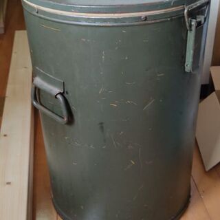 米軍放出品　保温コンテナ的な何か　