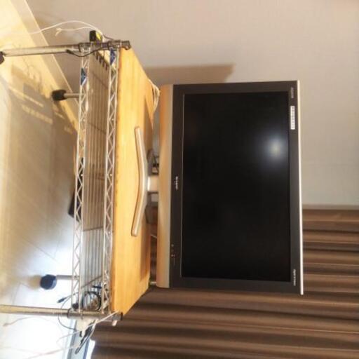 液晶テレビとルミナステレビ台セットで