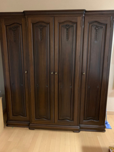 アンティーク家具3点セット縁起物です。
