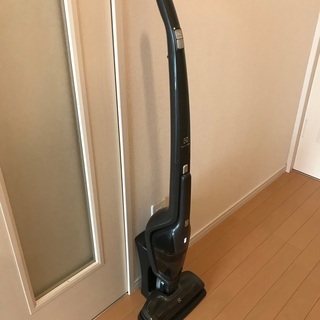 コードレス掃除機 Electrolux社製 中古(頻度少なめ) の画像
