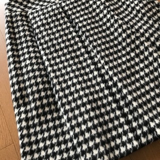 ［値下げしました❗️］アンタイトル　春秋冬スカート　上質新品同様の画像