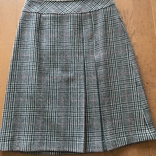 ［値下げしました❗️］9号　スカート　上質新品同様