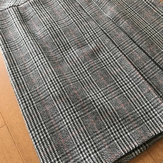 ［値下げしました❗️］9号　スカート　上質新品同様の画像