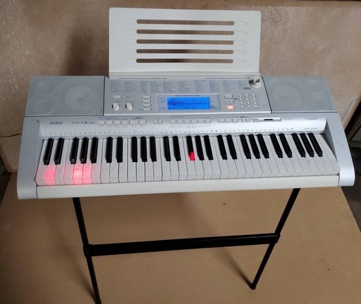 CASIO 光ナビゲーション キーボード LK-207