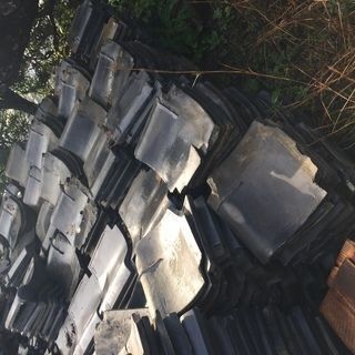 ガーデニング★★　屋根瓦　黒　いぶし瓦　古瓦　約100年経過のビンテージ物　★★和のお庭に★★の画像