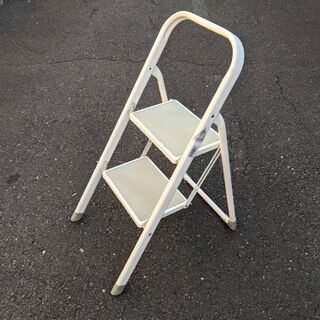 【無料で差し上げます】脚立 折りたたみ式 ステップラダー