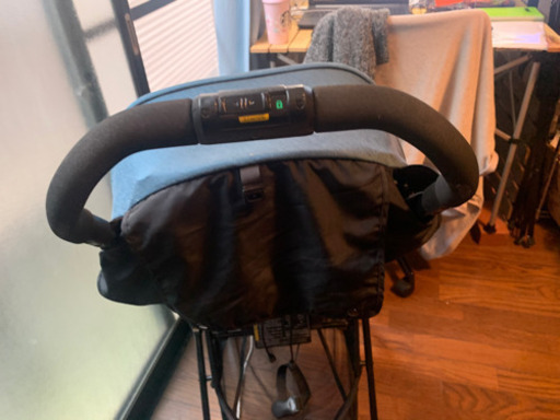 「美品」combi age ベビーカー