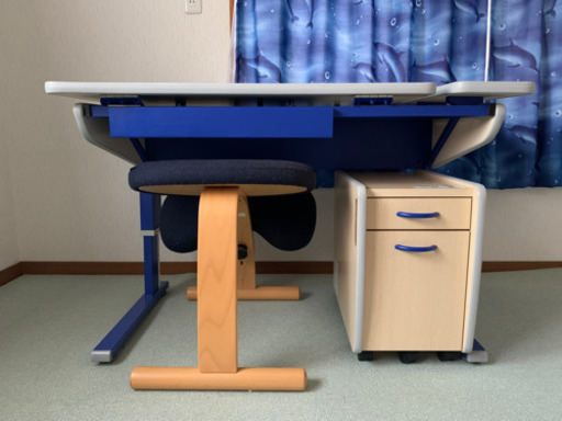 学習机  傾斜角度3段階調節可  姿勢矯正椅子 引き出し