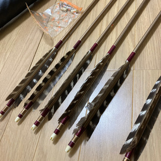 弓道の矢（矢筒付き）の画像