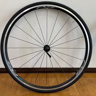 自転車前輪700✖︎28cホイールタイヤバルブ装着済み