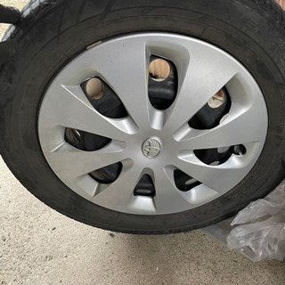 AQUAのタイヤ&ホイール4本組み　175 65R15 ※溝はほ...
