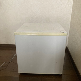 小さい冷蔵庫(ミニ冷蔵庫)の画像