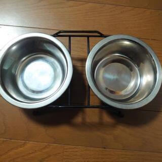 えさ・水入れ