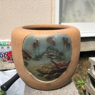 古い火鉢 メダカ鉢 睡蓮鉢①