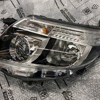 a*2様 ヘッドライトユニットASSY(トヨタエスクァイア)