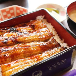 ホールスタッフ募集！土日祝日1300円〜