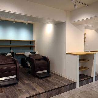 3月OPENした綺麗なお店で働きませんか？スタイリスト、パートスタイリスト大募集！！の画像