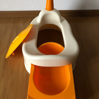 おまる(ポータブルトイレ)の画像