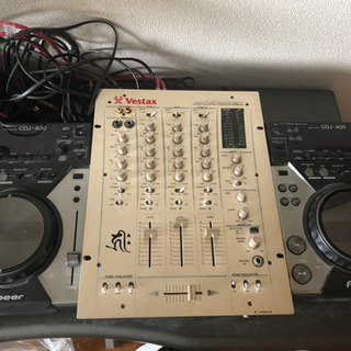 CDJ、ターンテーブル、レコード、スピーカー