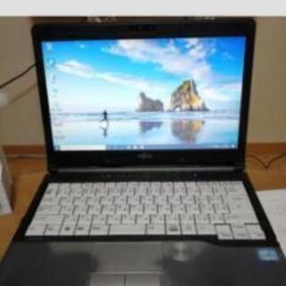 FUJITSUノートPCです　現金決済です。