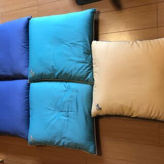 無料　セリーヌ Celine Paris 座布団５個一式で。使っ...