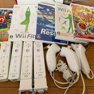 Wii本体とソフト、fit、太鼓のセットです。