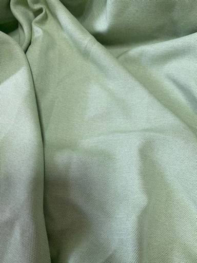 ニトリ　春らしい若草色の防火カーテン