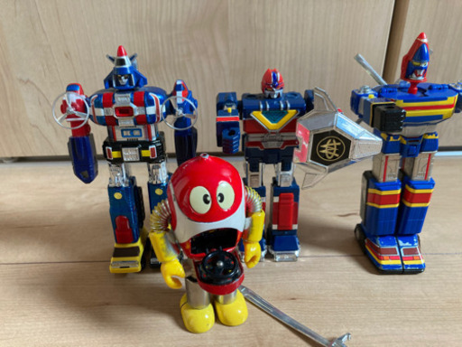 ロボット3体セットとロボットはっちゃん