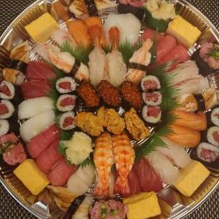 急募!東京都蒲田！賞与2回、料理人候補生、ホールスタッフ　社員募集中　