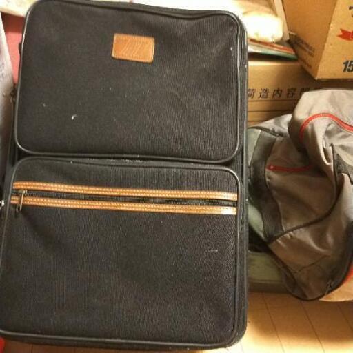 旅行バッグ、色　黑、不具合なし、ほぼ新品