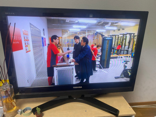 TOSHIBA 32型テレビ　2010年製