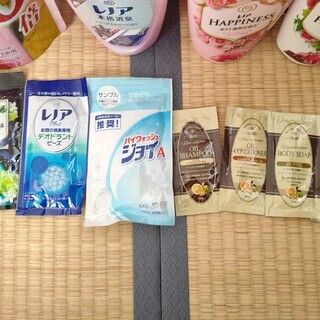 洗濯洗剤　柔軟剤　ひげそりジェル　入浴剤等まとめて20点以上+おまけ付き　レノアハピネス　ボールド等の画像