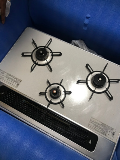 お値下げ致しましたビルトインコンロ  75センチ　2019／7購入した物です　ラクックもおつけ致します