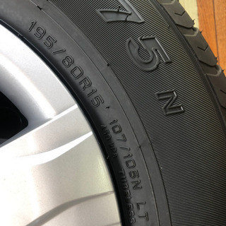 ハイエース　6型　新車外し　ダンロップタイヤ　195/80R15 の画像