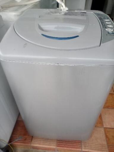 サンヨー洗濯機4.2kg 2009年生別館倉庫浦添市安波茶2-8-6においてます