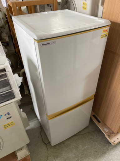 SHARP冷蔵庫137L2008年製　大幅値引きセール中　53103
