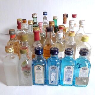蒸留酒（ジン、ウォッカ、ラム等）の古酒ミニボトルまとめて26本セット 未開栓 AX1の画像